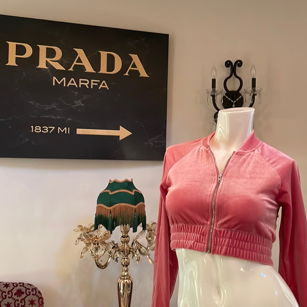 Women’s pink velvet cropped zip up jacket